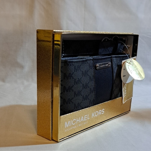 Michael Kors Black Adjustable Belt Bag - Picture 4 of 11